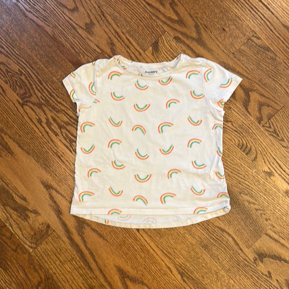 GUC Old Navy Rainbow Print Tee; Size L